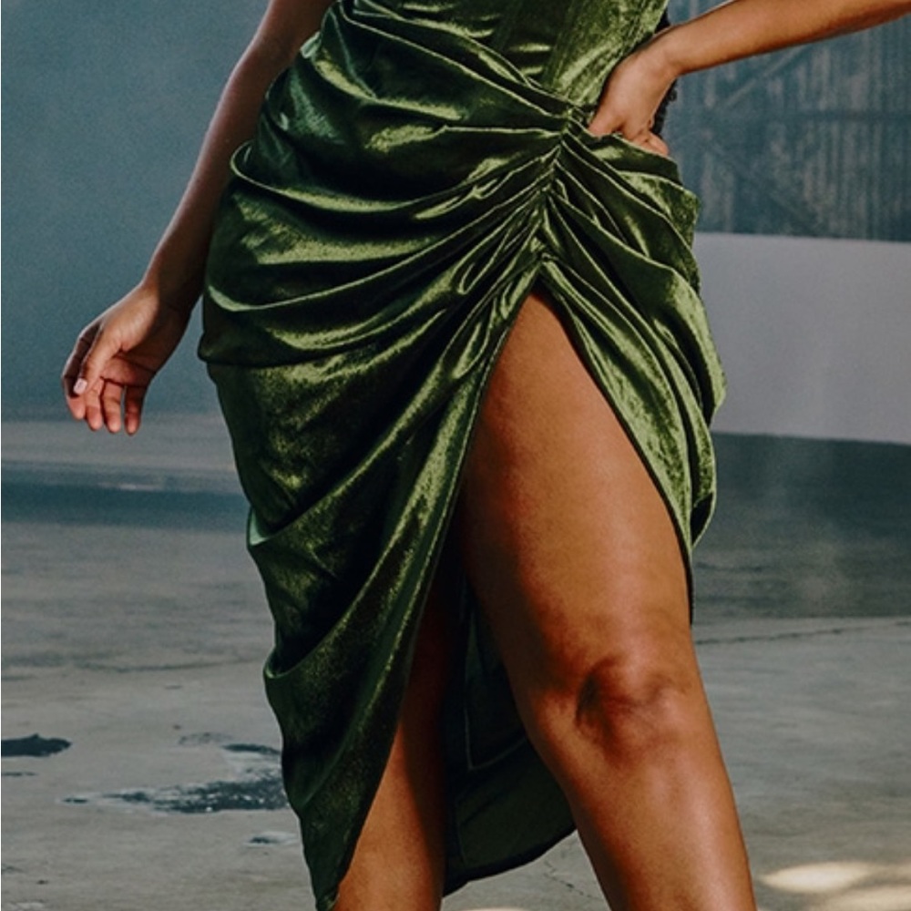 PLT Plus Ruched Skirt - Picture 3 of 5